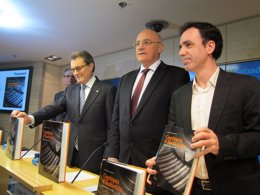 Pte.Generalitat Artur Mas, Josep Oliu (Banc Sabadell) periodista Francesc Canosa