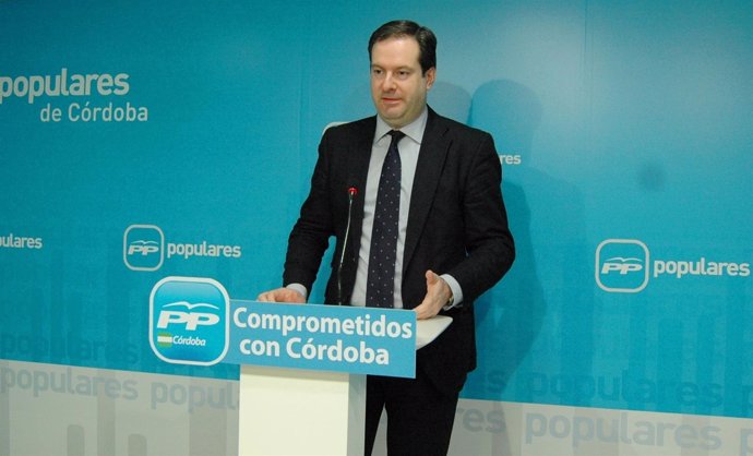 Adolfo Molina en la sede del PP de Córdoba