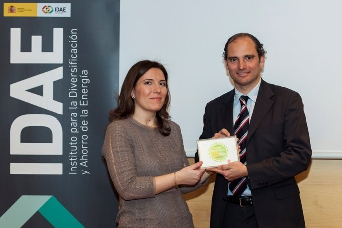 Ana Ferrón recoge 'Flota Ecológica Máster' de mano de Víctor Noguer