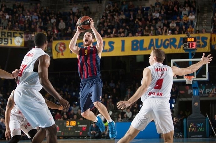 El FC Barcelona vence al EA7 Emporio Armani Milan