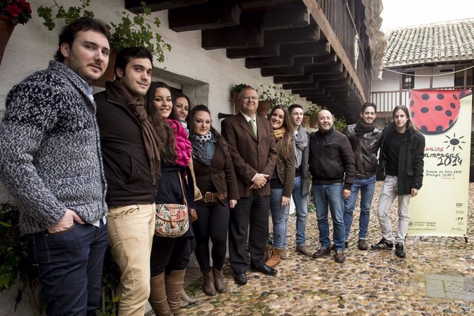 Presentación de las 'Matinales Flamencas' con Moreno Calderón en el centro