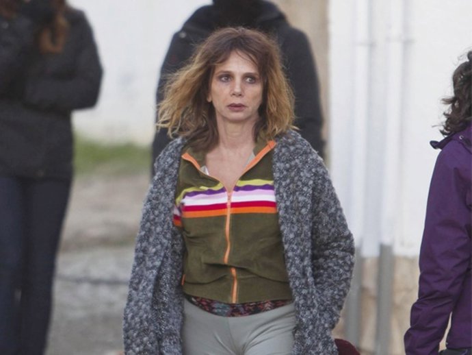 VICTORIA ABRIL, embarazada y desaliñada por exigencias del guión