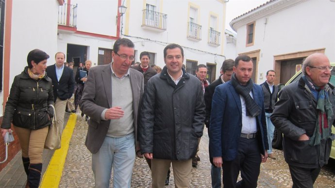 El candidato a la Presidencia del PP-A, Juan Manuel Moreno, en Cortegana.