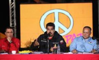 Maduro se compromete a "desmovilizar" a los grupos armados e invita a la oposición a Miraflores