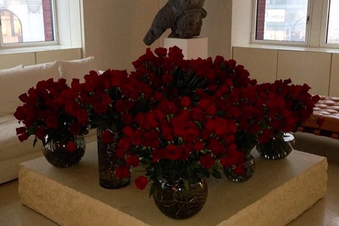 Mil rosas rojas para Kim Kardashian 