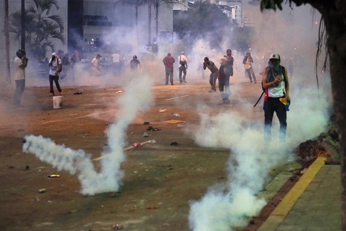 Enfrentamientos en una manifestación estudiantil en Chacao