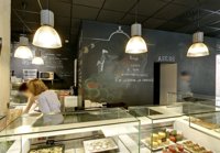 La facturación del sector servicios desciende un 2,7% en 2013 en Galicia y el empleo baja un 2,3%