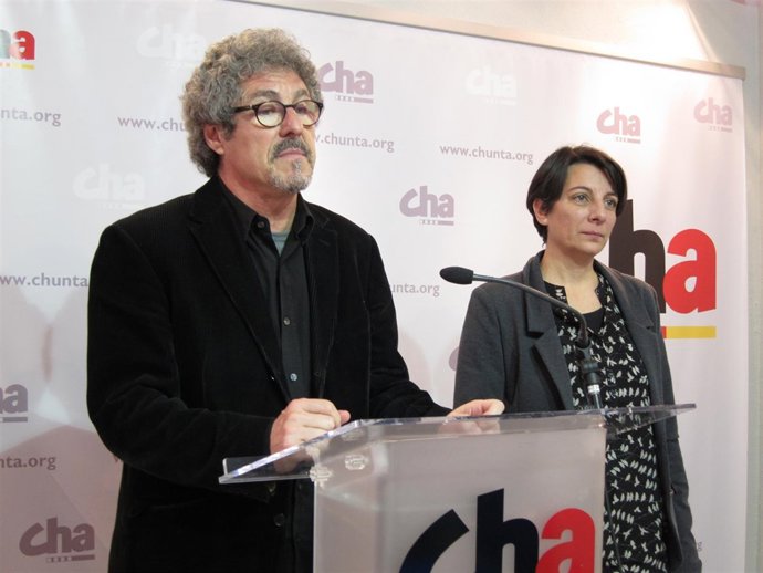 Gregorio Briz y Leticia Crespo en rueda de prensa en la sede de CHA
