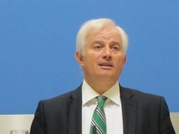 El portavoz del grupo municipal del PP, Eloy Suárez