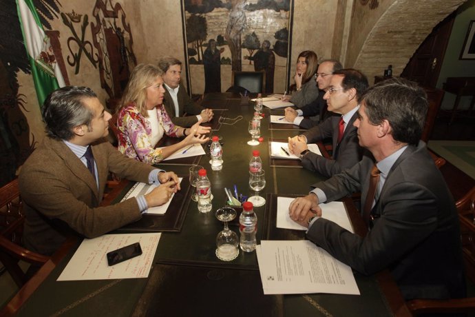 Reunión alcaldesa de Marbella y el presidente de la CEA, González de Lara