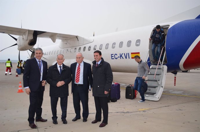 Amat y García reciben al primer vuelo Madrid-Almería que opera Air Europa