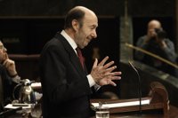 Rubalcaba dice que cualquier paso que dé la banda "certifica su derrota" y debe ir hacia su disolución