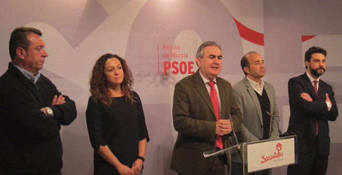 El PSOE en su rueda de prensa a favor del soterramiento