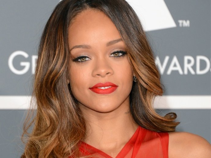 RIHANNA ESTUVO AL BORDE DE LA BANCARROTA