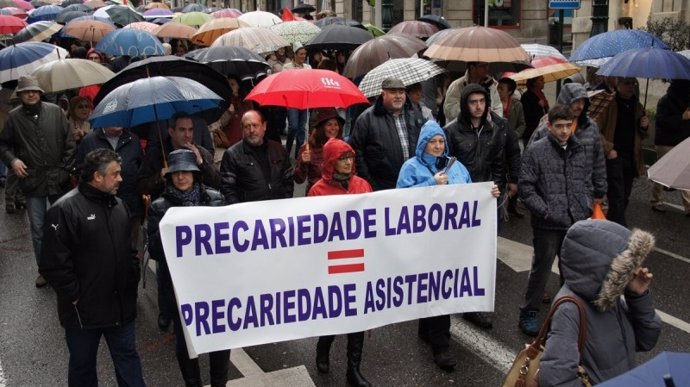 Manifestación de los trabajadores de Povisa en Vigo