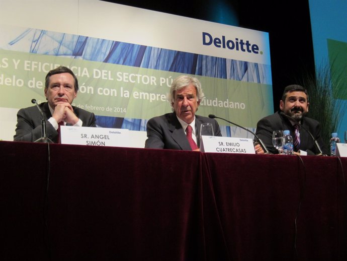 Ángel Simón (Agbar), Emilio Cuatrecasas (APD) y Álex Cruz (Vueling)