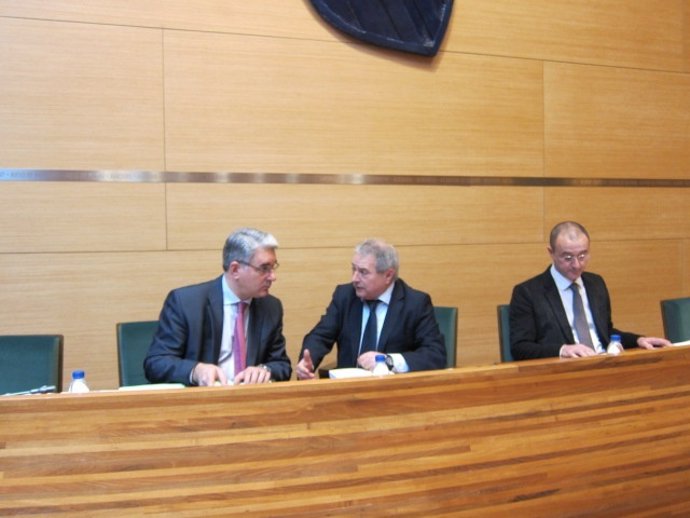 Alfonso Rus presiden el pleno de la Diputación