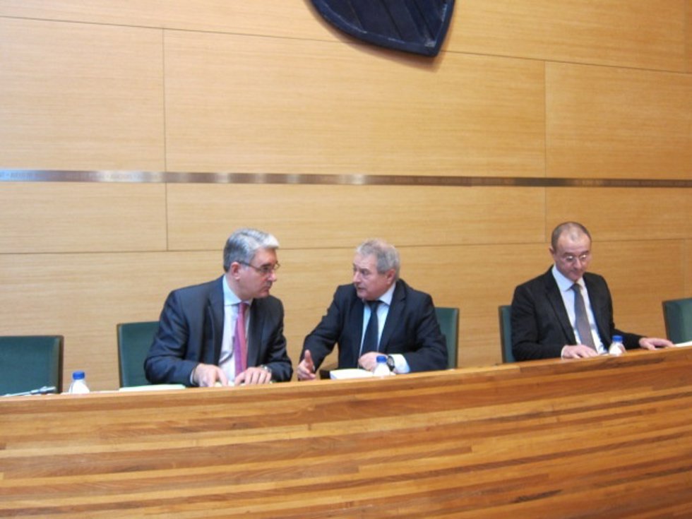 Alfonso Rus presiden el pleno de la Diputación
