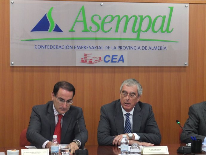 González de Lara junto al presidente de la patronal almeriense, José Cano