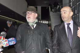 El exconsejero delegado de Plaza, Carlos Escó, y el abogado Juan Monclús.