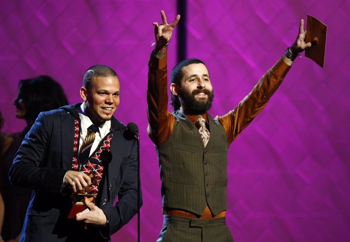 El dúo Calle 13 durante una actuación