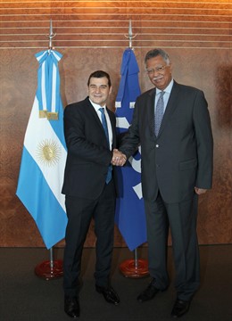 YPF firma un memorando de entendimiento con Petronas