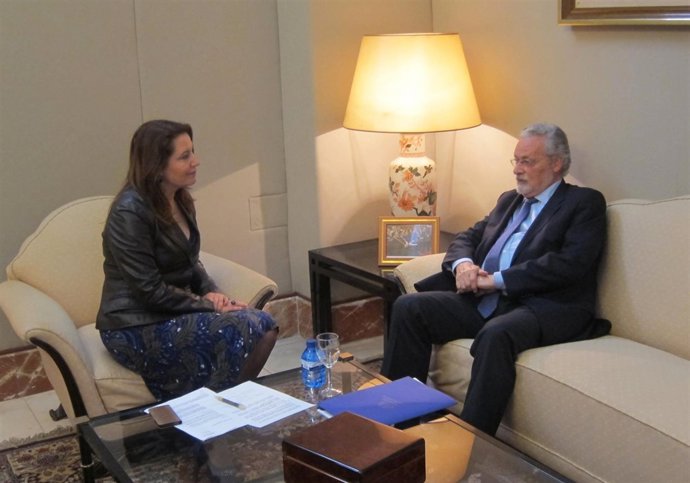 Reunión de Carmen Crespo y Jesús Maeztu