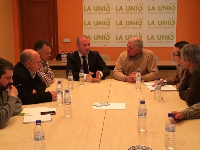Toni Gaspar con representantes de La Unió