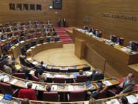 El PP y el PSPV aprueban la ley que rebaja de 29 a 18 los miembros del CES