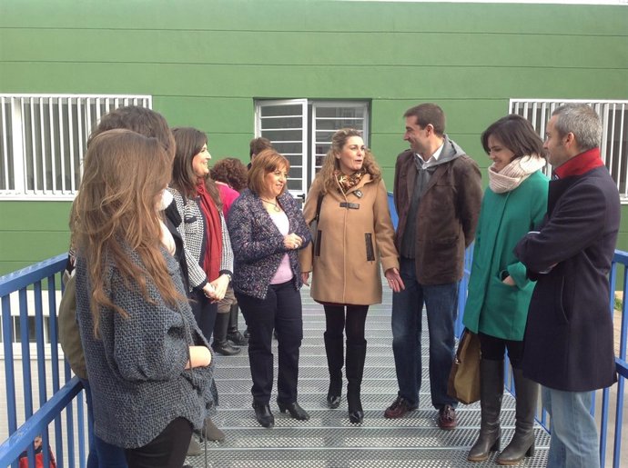 Asistentes a la inauguración de la ampliación del IES Jabalcuz de Jaén.