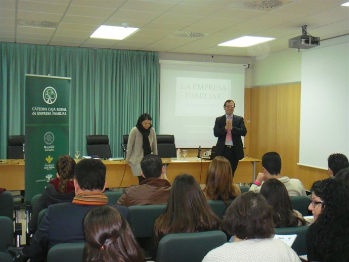 Jornada sobre empresas familiares en la UHU. 