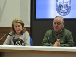 Andrés Llavona y Cristina García Pumarino, Foro Oviedo