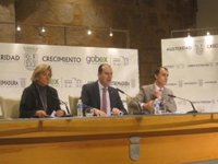 La tasa de cobertura de extremeños con la Ley de Dependencia reconocida sube de un 64% en 2011 a un 83% en enero de 2014