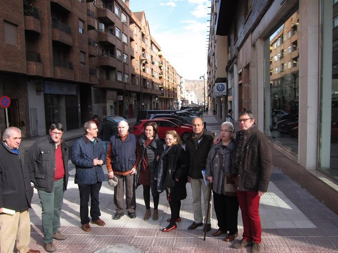 Gamarra, con concejales y vecinos en la calle Caballero de la Rosa