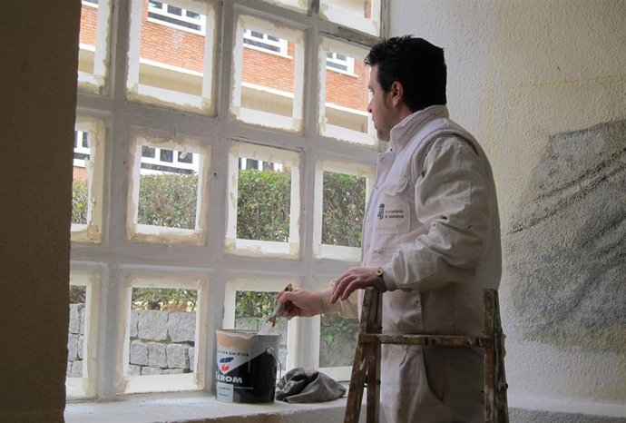 Uno de los desempleados contratados para el programa 'Labora' 