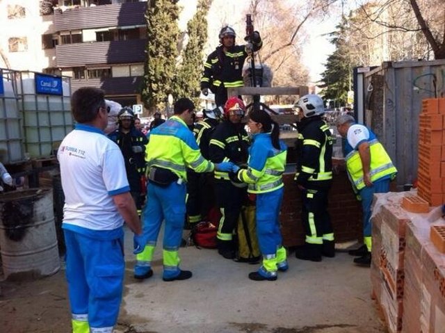 Rescate de un obrero atrapado en un pozo