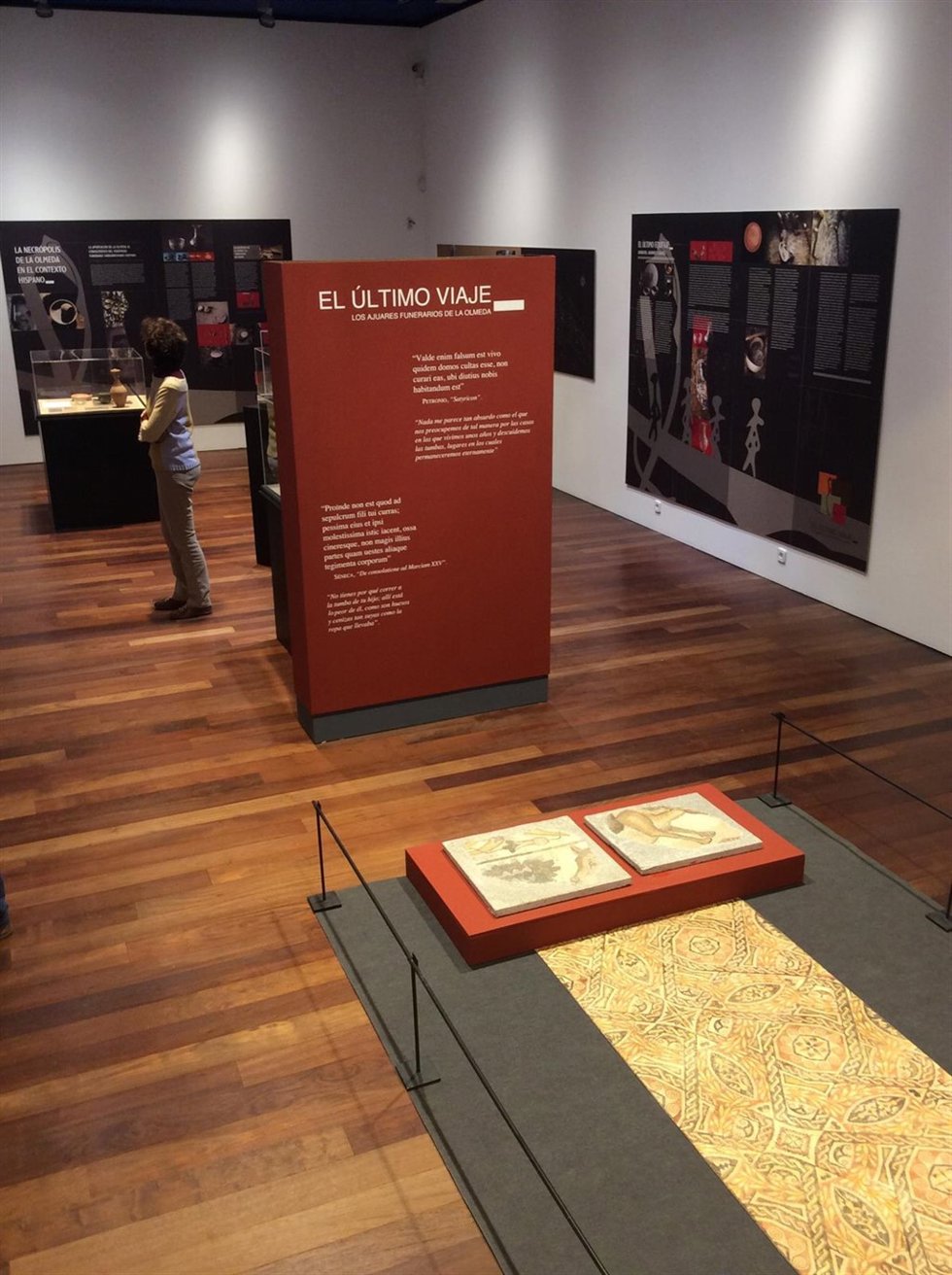 Montaje de la muestra 'El Último viaje'