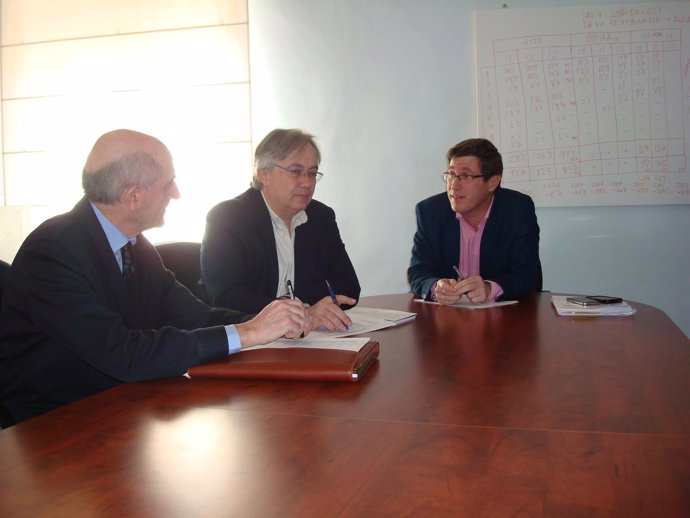 Miguel Contreras se reúne con representantes de Endesa