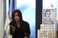 La presidenta de Argentina cobra cerca de 6.200 dólares al mes