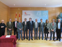 Firma del convenio de colaboración entre Sanidad y los donantes de sangre