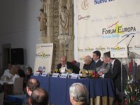 Juárez afirma que el Gobierno "no hará otra cosa que colaborar" con el juez y rechaza "banalizar" con polémicas