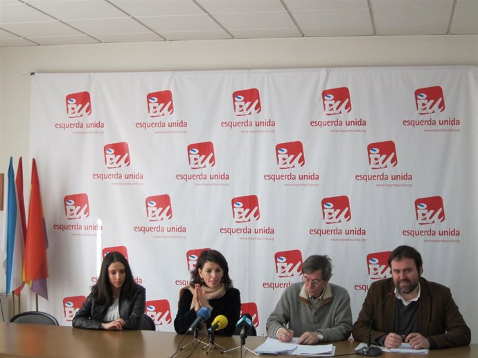 Saínza Ruiz, Yolanda Díaz, Xosé Luis Outes y Rubén Pérez en rueda de prensa (EU)