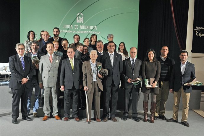 Instantánea de los premiados.   