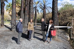 Visita al parque de los Pueblos de América de Motril tras el incendio registrado