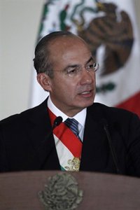 México.- Calderón felicita a Peña Nieto por la captura de 'El Chapo'