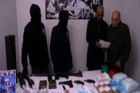 Los etarras volvieron a llevarse las armas tras enseñarlas a los verificadores