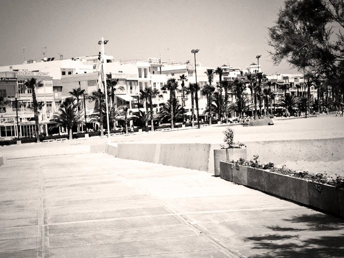 La Marina se integra con el Paseo Marítimo con la licitación de un club de playa