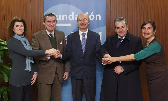 Fundación Cajasol firma convenio con Dulce Nombre y la Orden de Malta