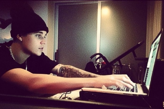 Justin Bieber vuelve al trabajo