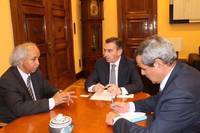 Beamonte se ha reunido este lunes con el ministro saharaui de Cooperación